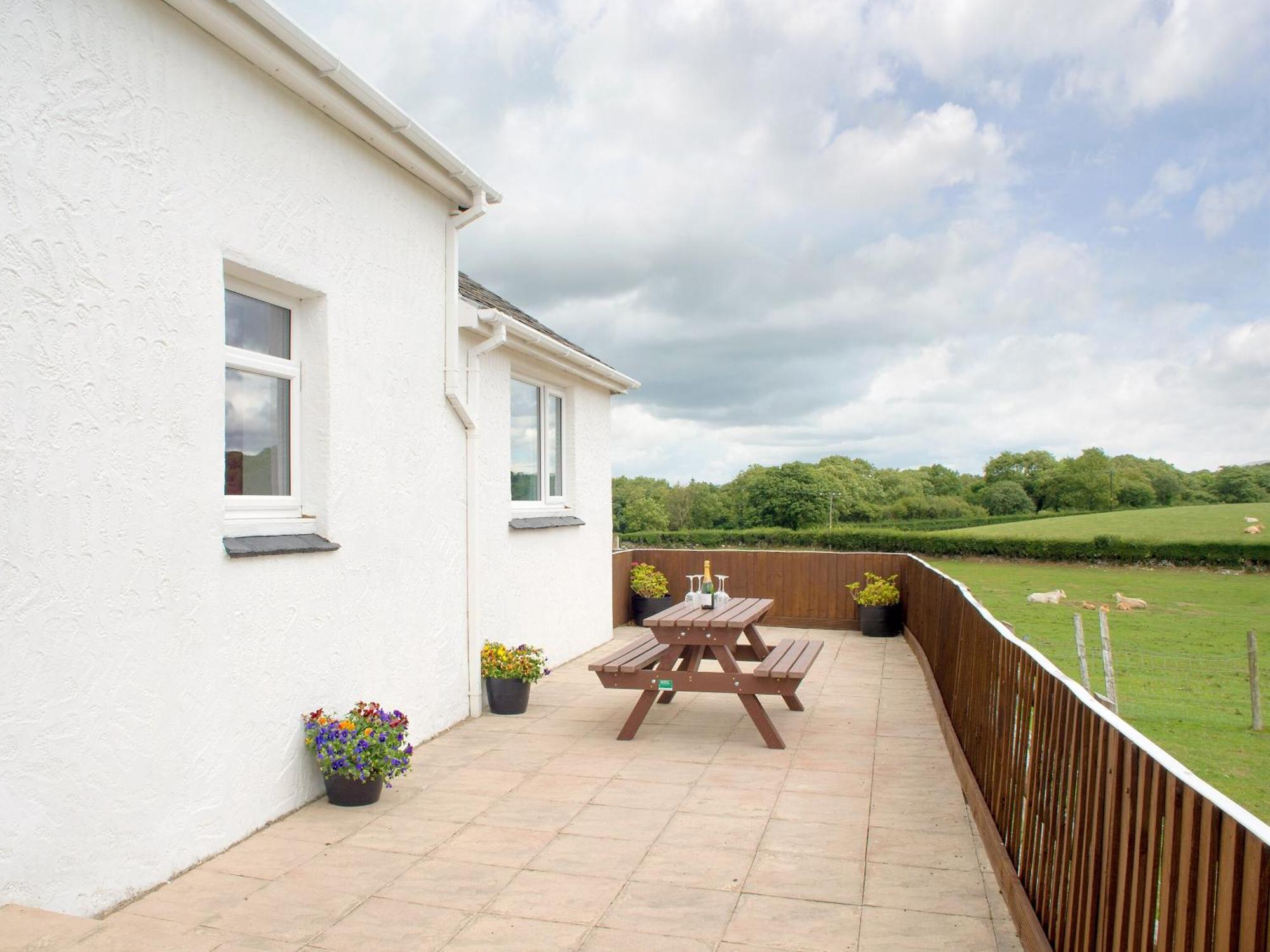 Y Ddol Villa Caeathro Exterior photo